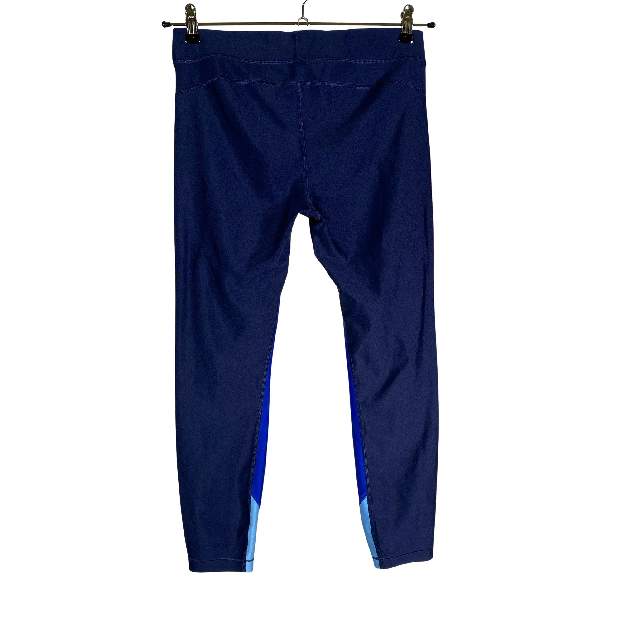 Urheilutrikoot, koko 38 - Image 2